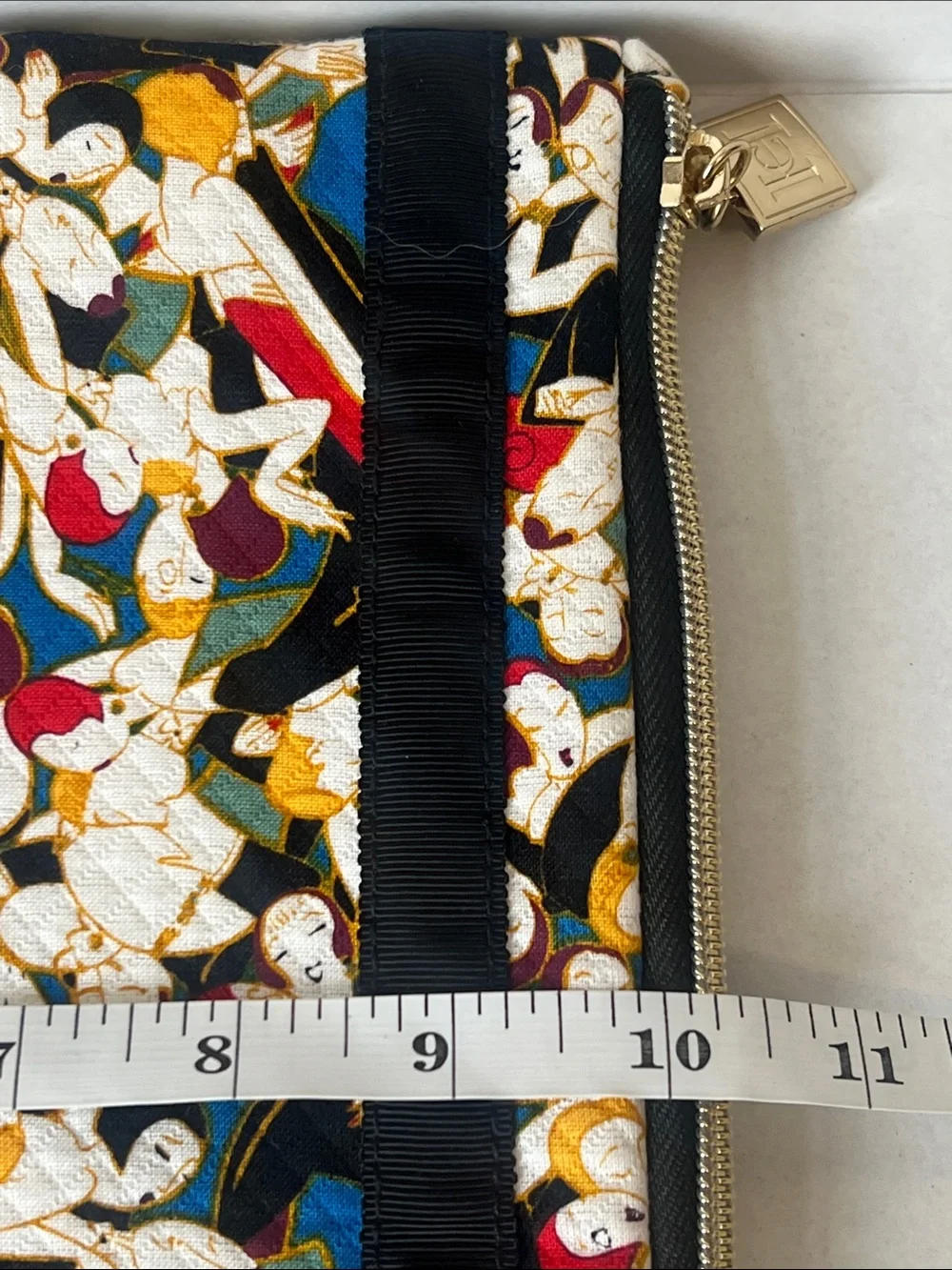 Carolina Herrera Neiman Marcus NY Padded Cosmetic/Laptop Travel Pouch/Bag
